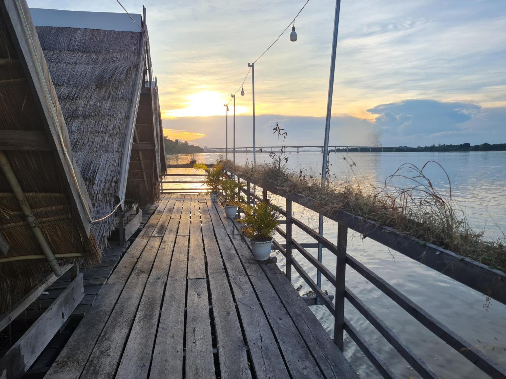 Savet Guesthouse Stoeng Treng Exterior foto